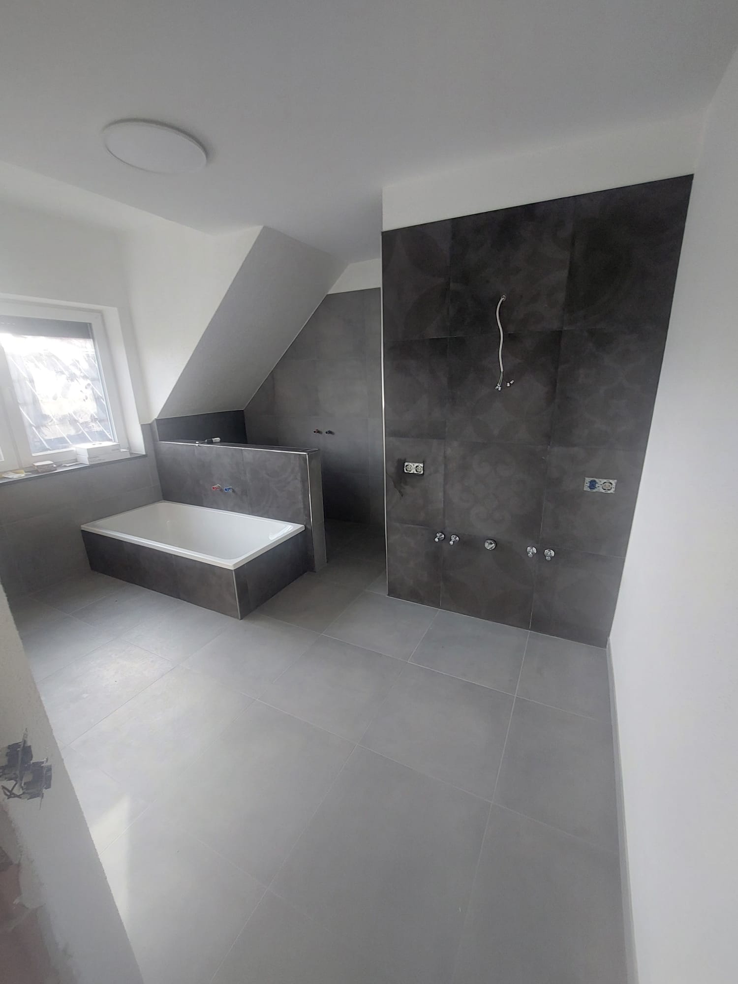 Luxus Badezimmer mit Marmoroptik